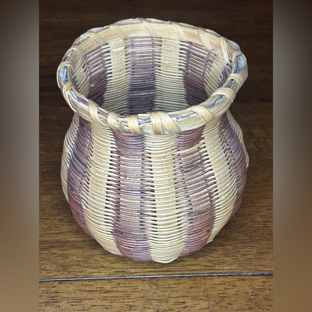 Vintage Traditional Cherokee Native American Basket By artist Rose Taylor